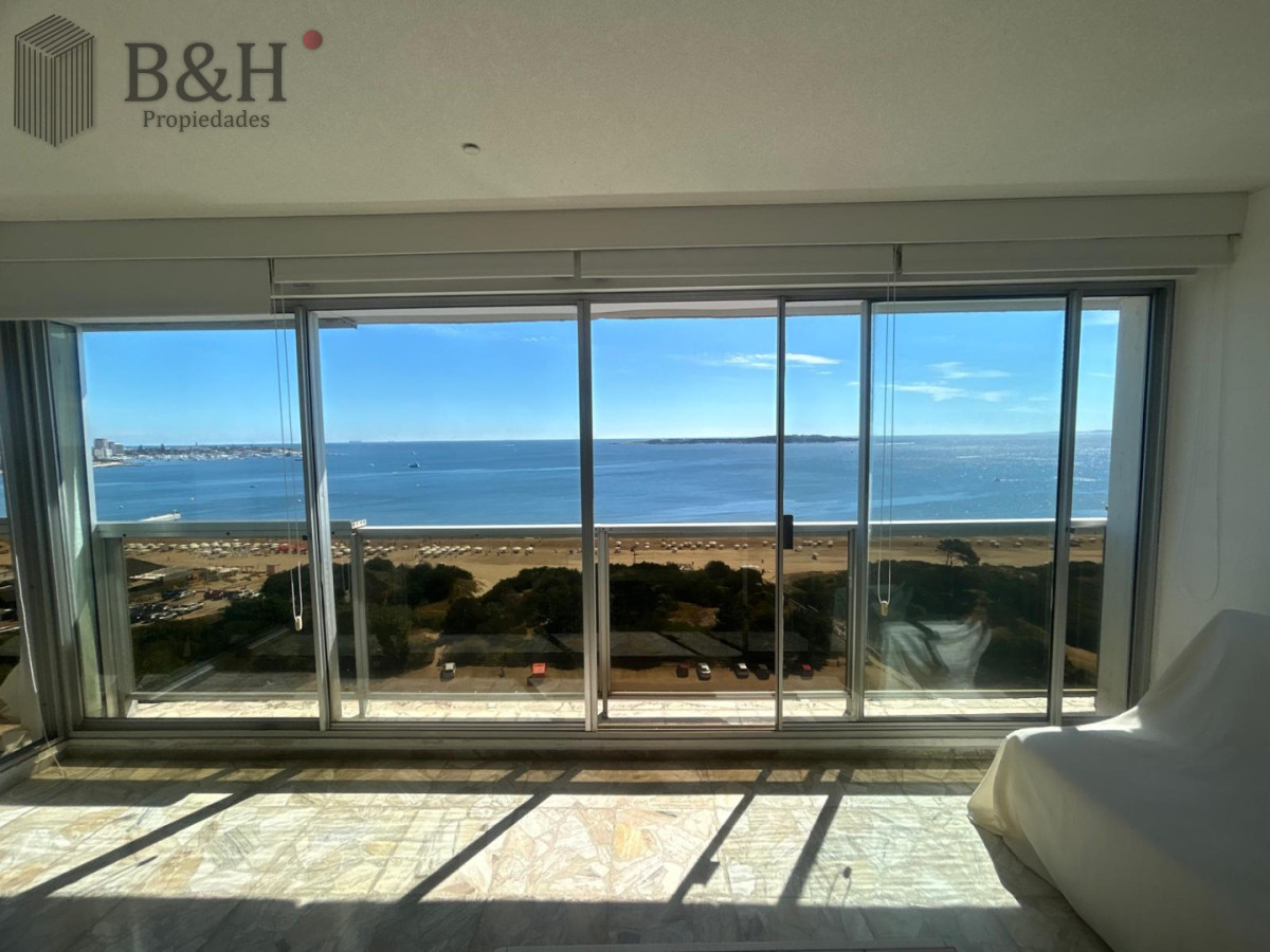 Apartamento ID.6230 - Apartamento de 3 dormitorios con vistas, en venta. Punta del Este