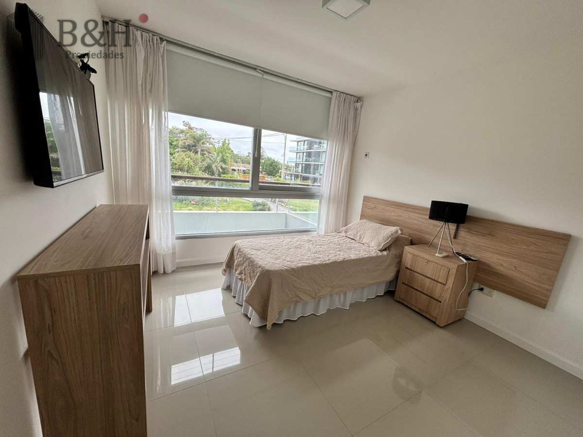 Apartamento ID.6163 - Apartamento de 3 dormitorios, primera linea Punta del Este