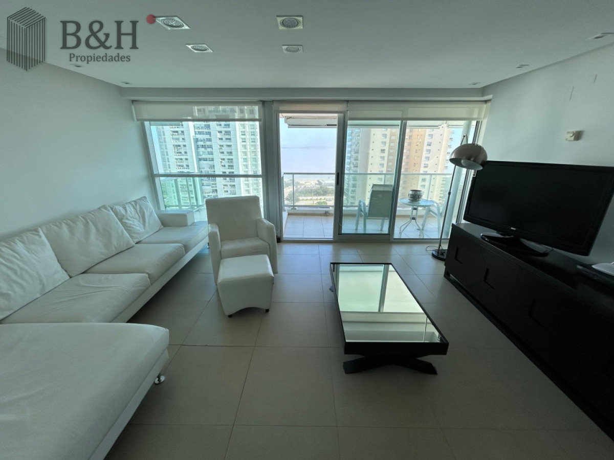 Apartamento ID.8036 - Venta Apartamento 3 Dormitorios Playa Mansa Punta del Este
