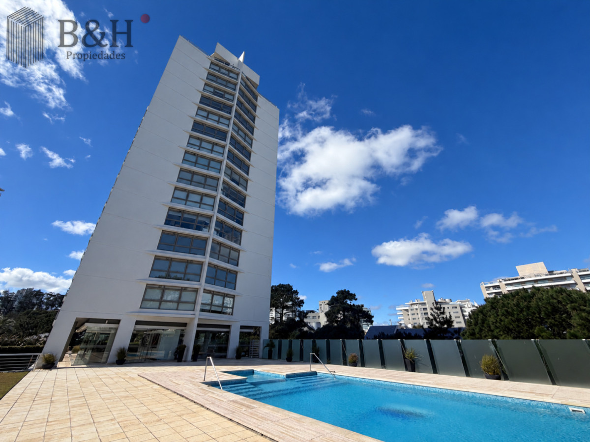Apartamento ID.8055 - Apartamento 3 Dormitorios Avenida Roosevelt Punta del Este Cochera