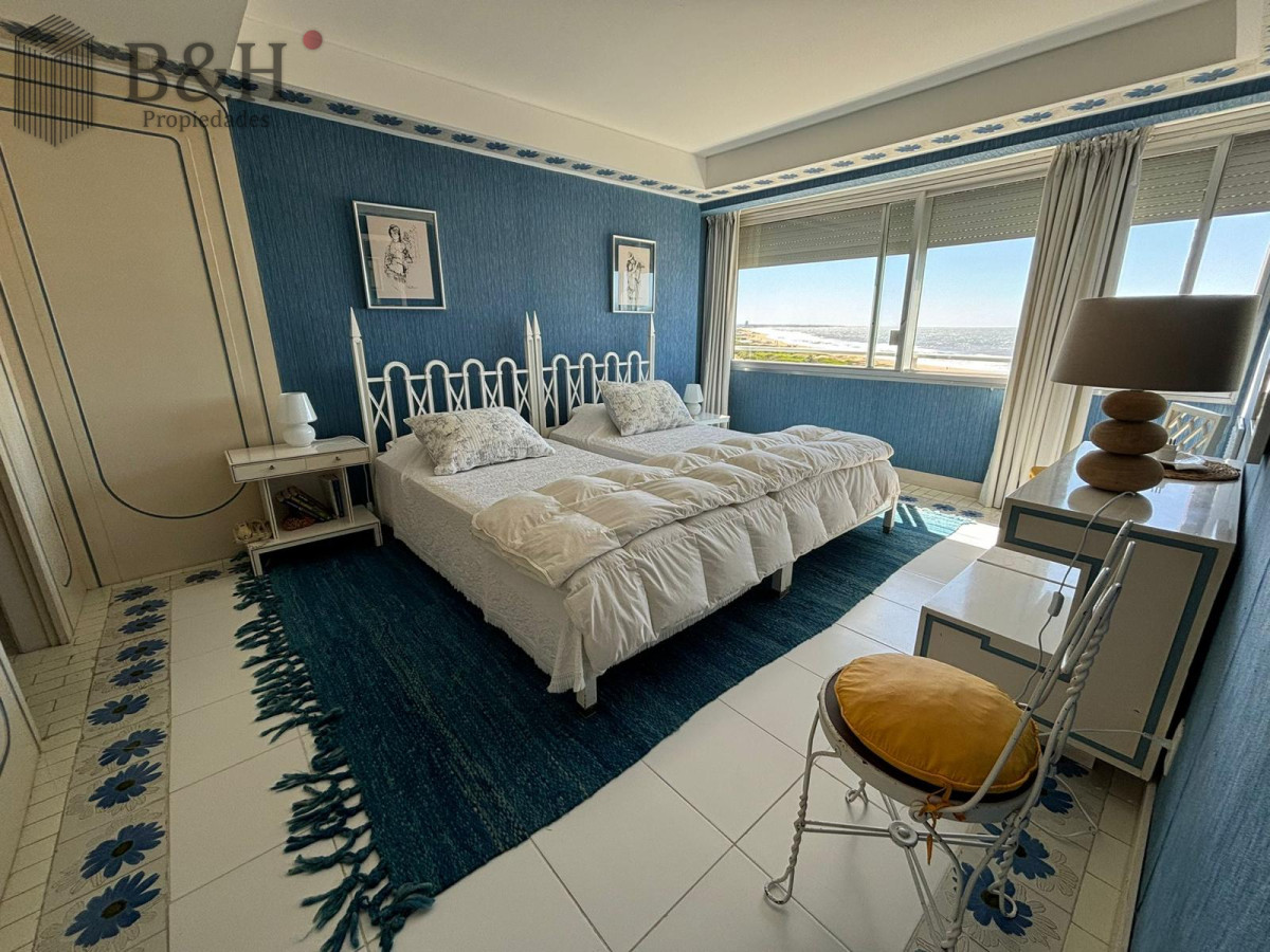 Apartamento ID.4342 - Apartamento de  4 dormitorios en venta - Punta del Este 