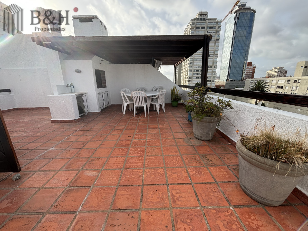 Apartamento ID.4096 - Apartamento de 2 dormitorio - En Península con parrillero exclusivo en la terraza