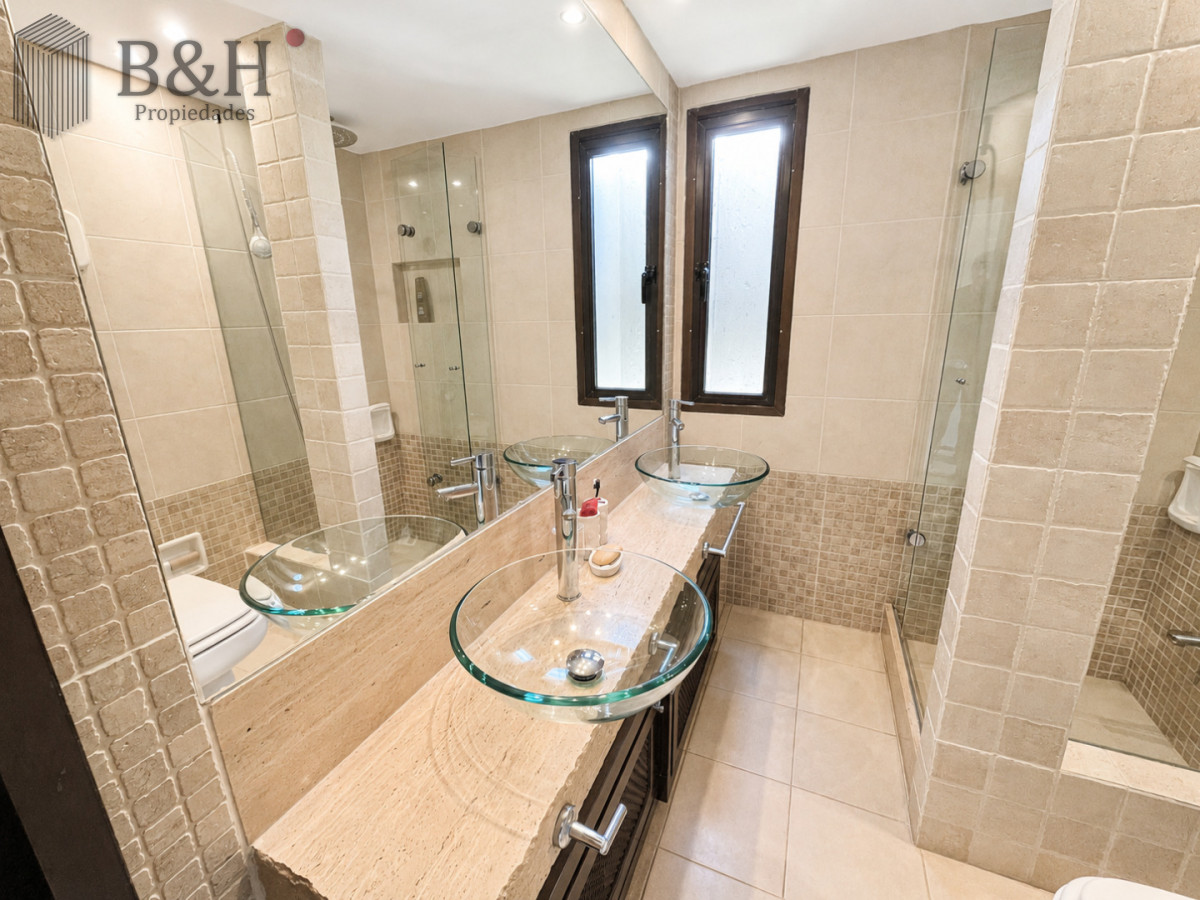 Apartamento ID.7974 - Venta Apartamento de 3 dormitorios + dep Vista al Mar en Playa Brava