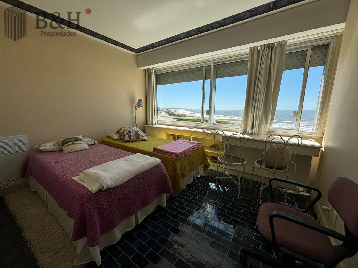 Apartamento ID.4342 - Apartamento de  4 dormitorios en venta - Punta del Este 