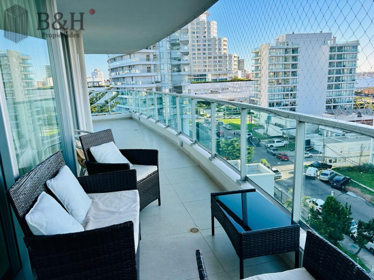Apartamento ID.3412 -  Apartamento en  - Punta del Este. Zona Mansa a 50mts del mar