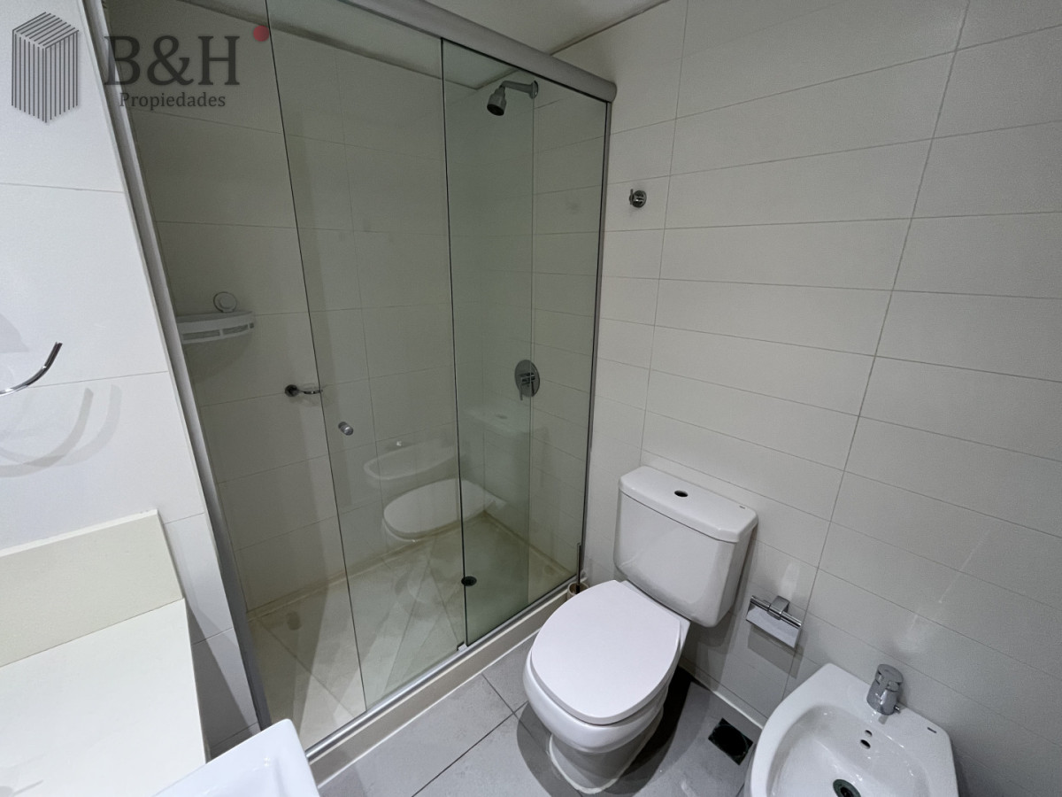 Apartamento ID.6946 - Alquiler invernal Apartamento de 1 Dormitorio en Punta del Este - Edificio con Amenities