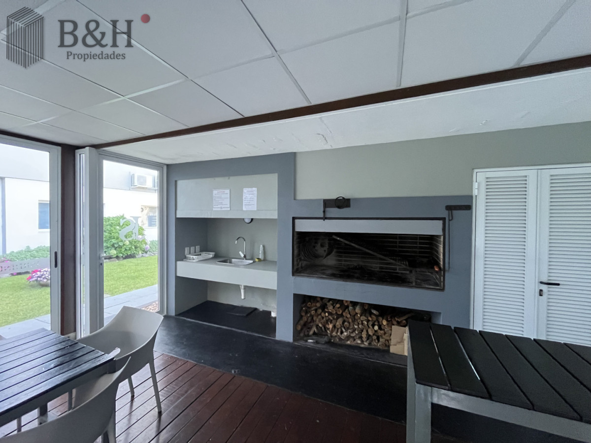 Apartamento ID.6737 - Alquiler invernal de apartamento de 1 dormitorio con cochera en zona Shopping