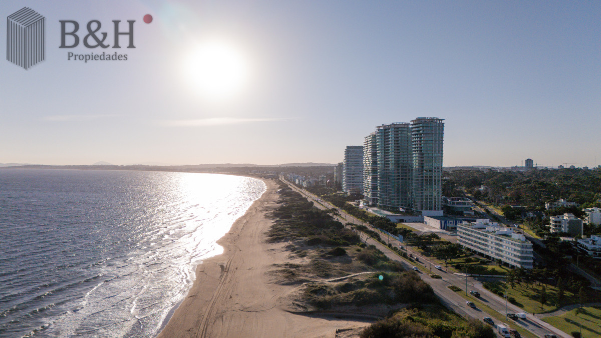 Apartamento ID.4809 - Apartamento de 3 dormitorios a la venta y en alquiler anual - Punta del Este 