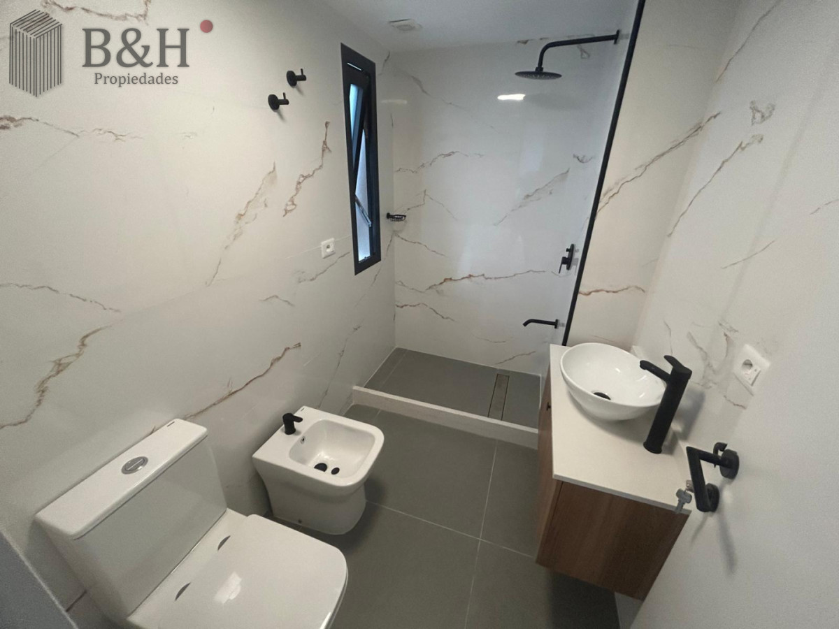 Apartamento ID.6840 - Apartamento de 3 dormitorios en alquiler, Punta del Este