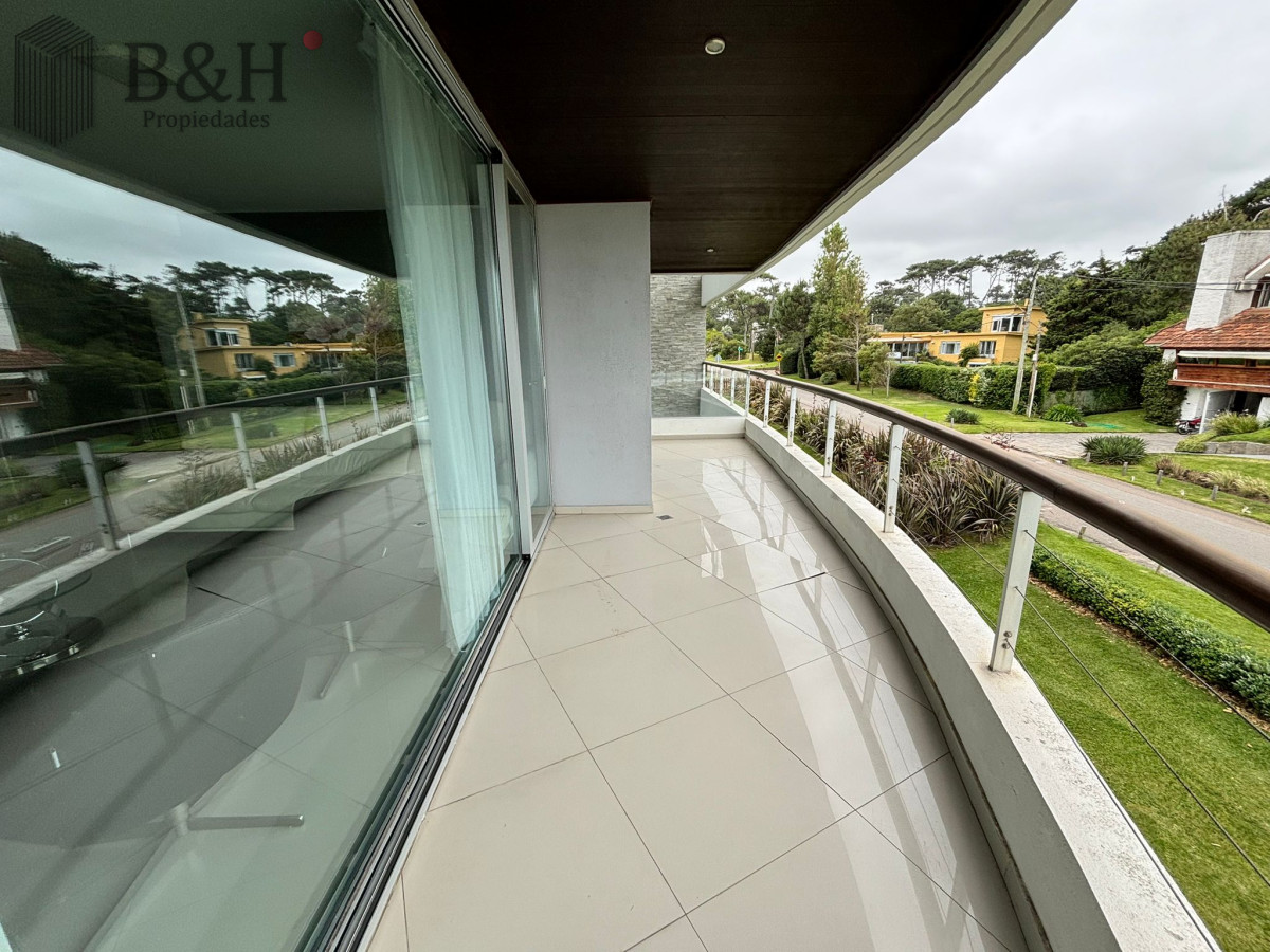 Apartamento ID.6163 - Apartamento de 3 dormitorios, primera linea Punta del Este