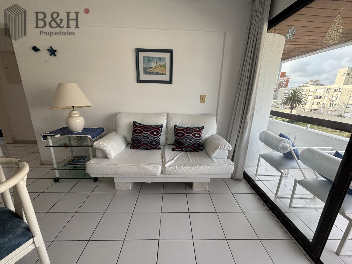 Apartamento ID.4096 - Apartamento de 2 dormitorio - En Península con parrillero exclusivo en la terraza
