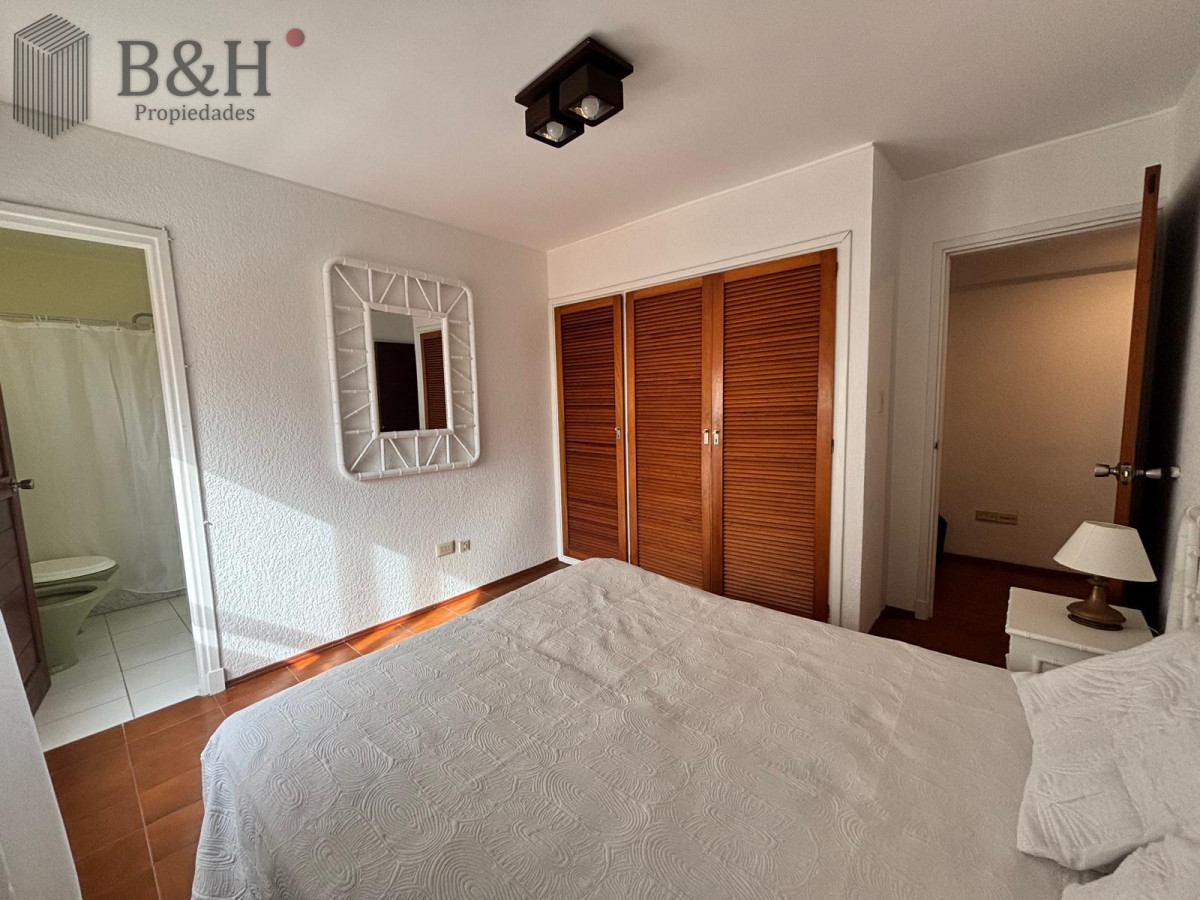 Apartamento ID.4983 - Apartamento de 4 dormitorios a la venta - Punta del Este