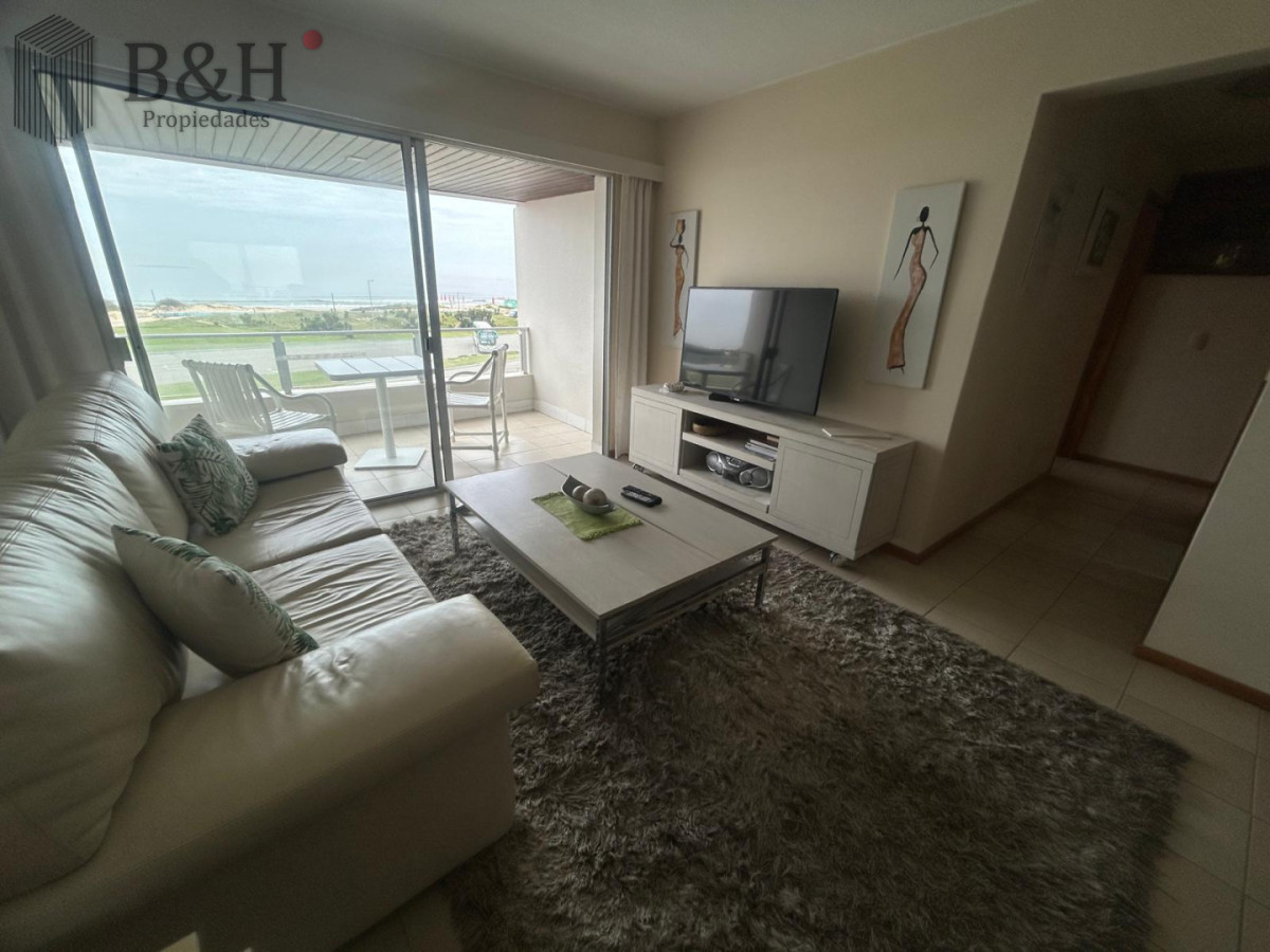 Apartamento ID.7128 - Hermoso apartamento en venta 2 dormitorios primera linea en brava 