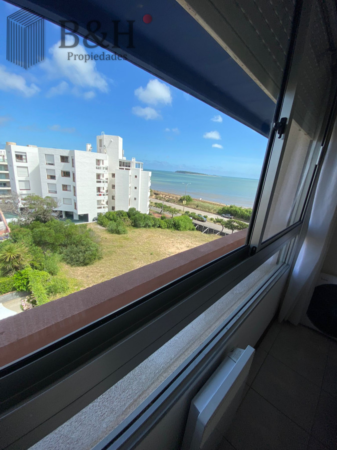 Apartamento ID.1661 - Apartamento de 1 dormitorio sobre la Rambla Punta del este. 