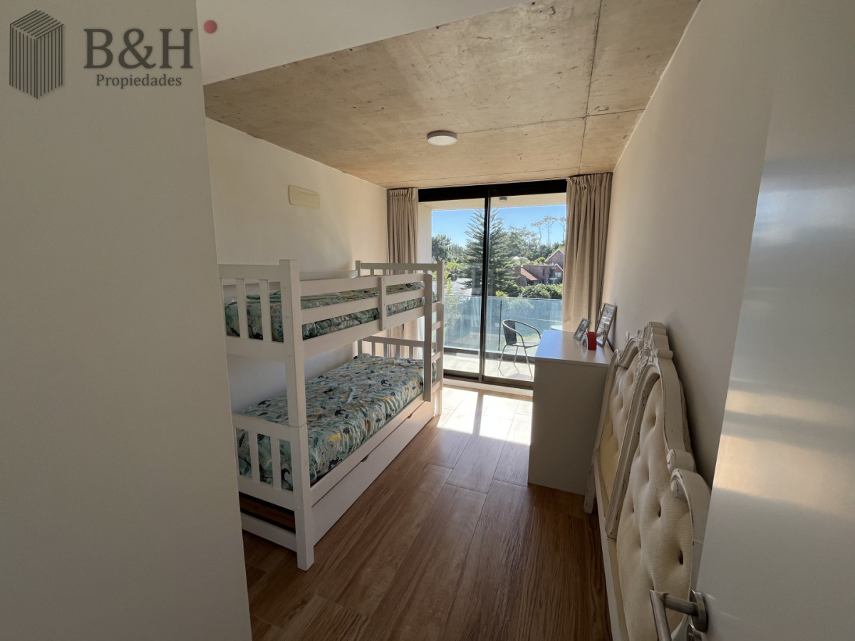 Apartamento ID.7119 - Apartamento de 2 dormitorios con vista al Mar en alquiler - Playa Mansa