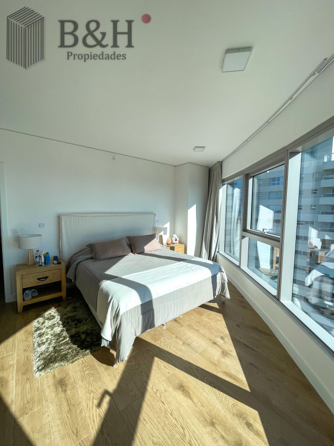 Apartamento ID.5664 - Apartamento de 2 dormitorios en alquiler, torre TRUMP Punta del Este