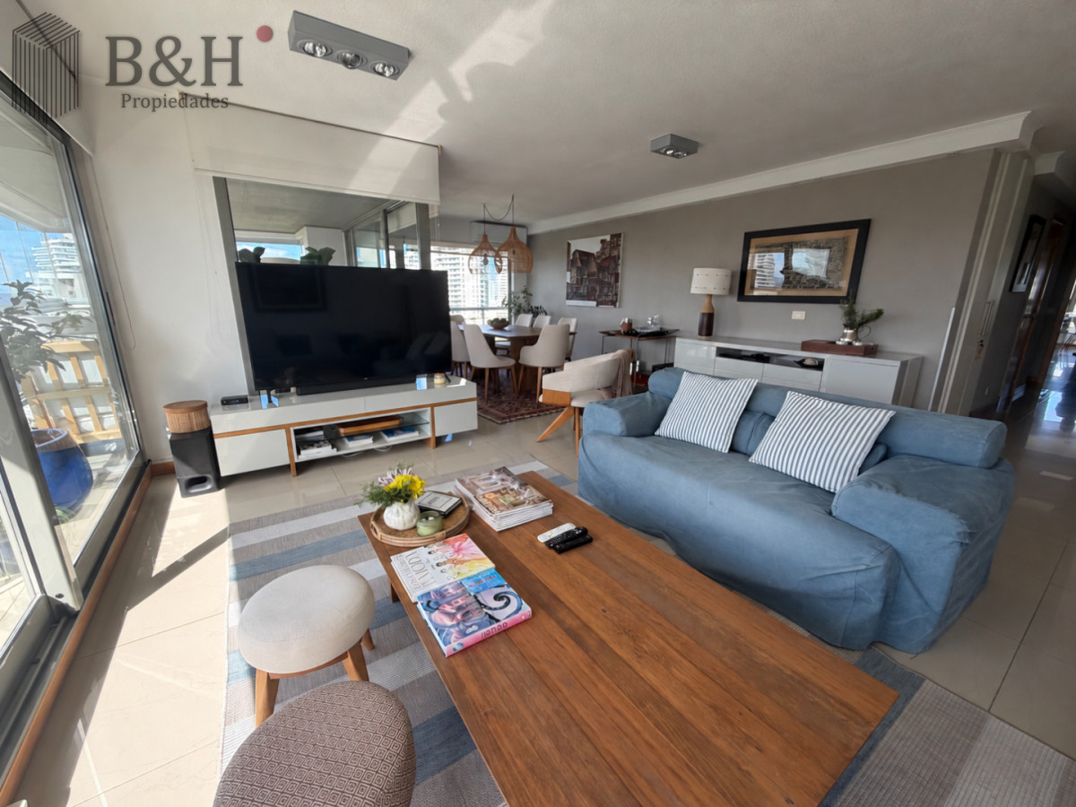 Apartamento ID.8055 - Apartamento 3 Dormitorios Avenida Roosevelt Punta del Este Cochera