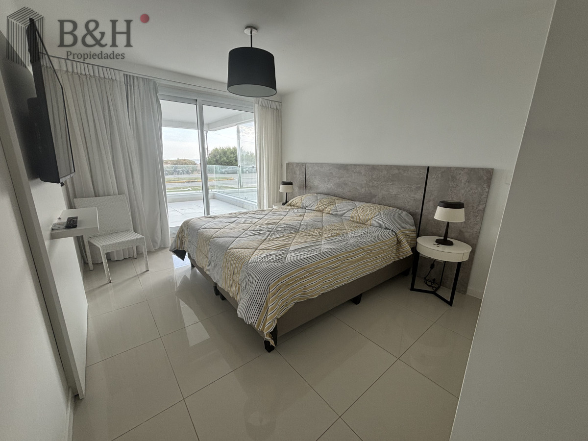 Apartamento ID.3792 - APARTAMENTO 3 DORMITORIOS MAS DEPENDENCIA - MANSA - PUNTA DEL ESTE