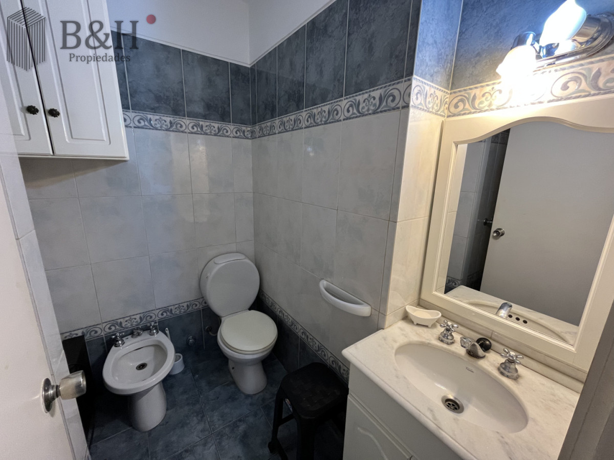 Apartamento ID.7278 - Apartamento en Primera Línea de la Playa Mansa en Alquiler Anual e Invernal con Cochera
