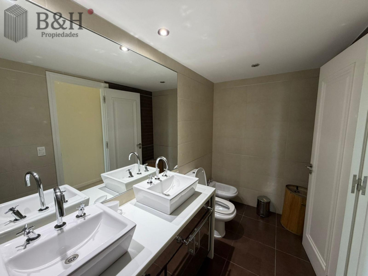 Apartamento ID.5663 - Apartamento de 3 dormitorios en venta, Punta del Este