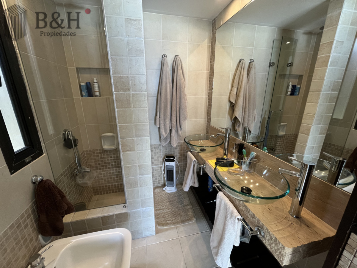 Apartamento ID.7974 - Venta Apartamento de 3 dormitorios + dep Vista al Mar en Playa Brava