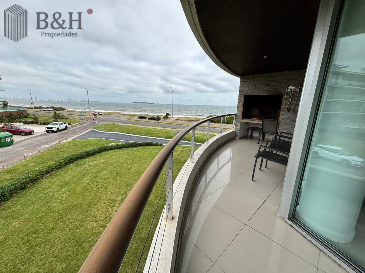 Apartamento ID.6163 - Apartamento de 3 dormitorios, primera linea Punta del Este