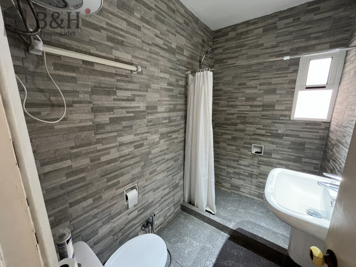 Apartamento ID.5234 - Apartamento en Alquiler Peninsula - 1 Dormitorio con Cochera