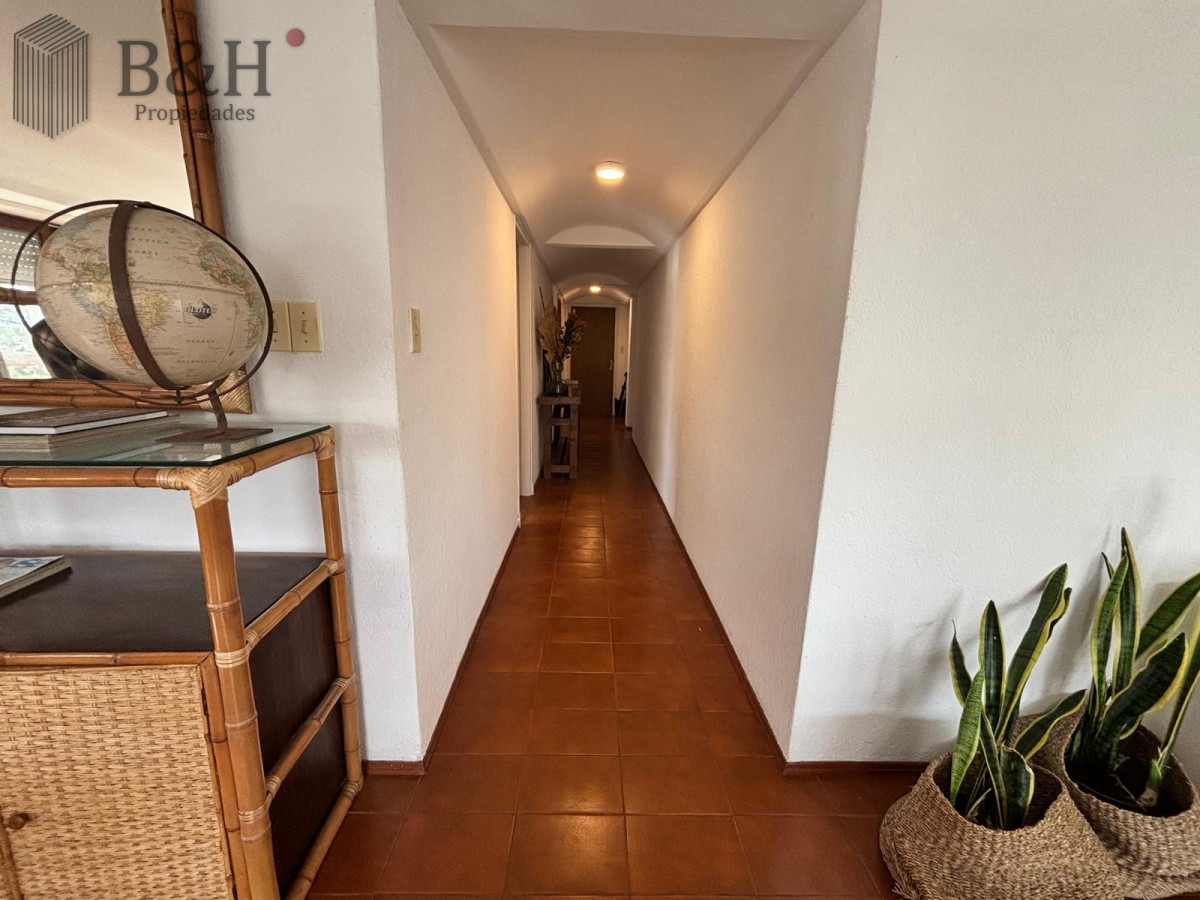 Apartamento ID.4983 - Apartamento de 4 dormitorios a la venta - Punta del Este