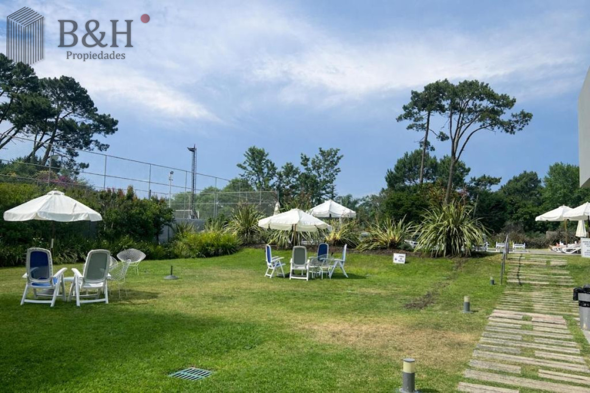 Apartamento ID.6946 - Alquiler invernal Apartamento de 1 Dormitorio en Punta del Este - Edificio con Amenities