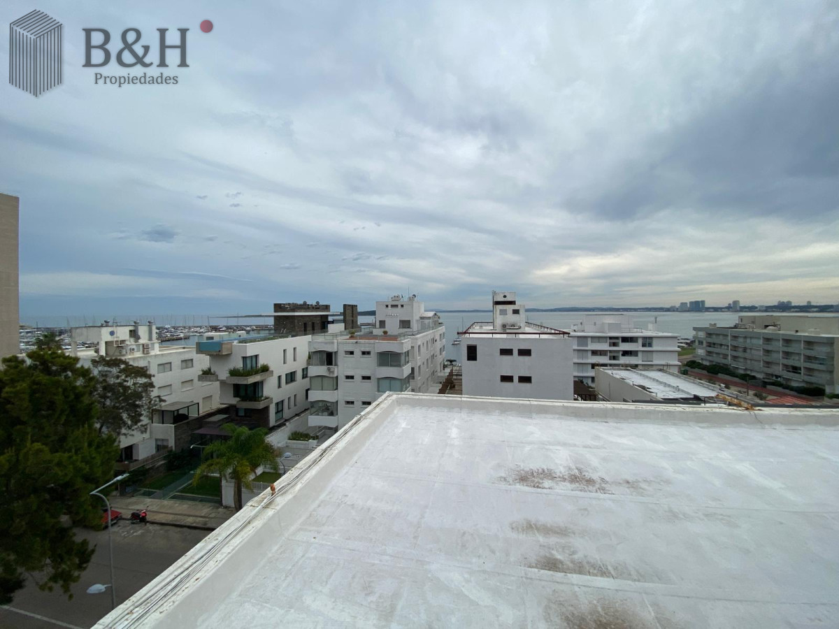 Apartamento ID.4983 - Apartamento de 4 dormitorios a la venta - Punta del Este