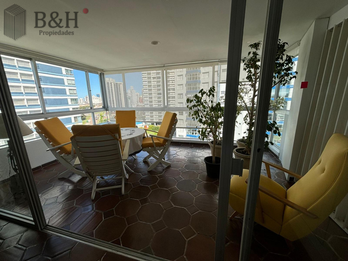 Apartamento ID.4342 - Apartamento de  4 dormitorios en venta - Punta del Este 