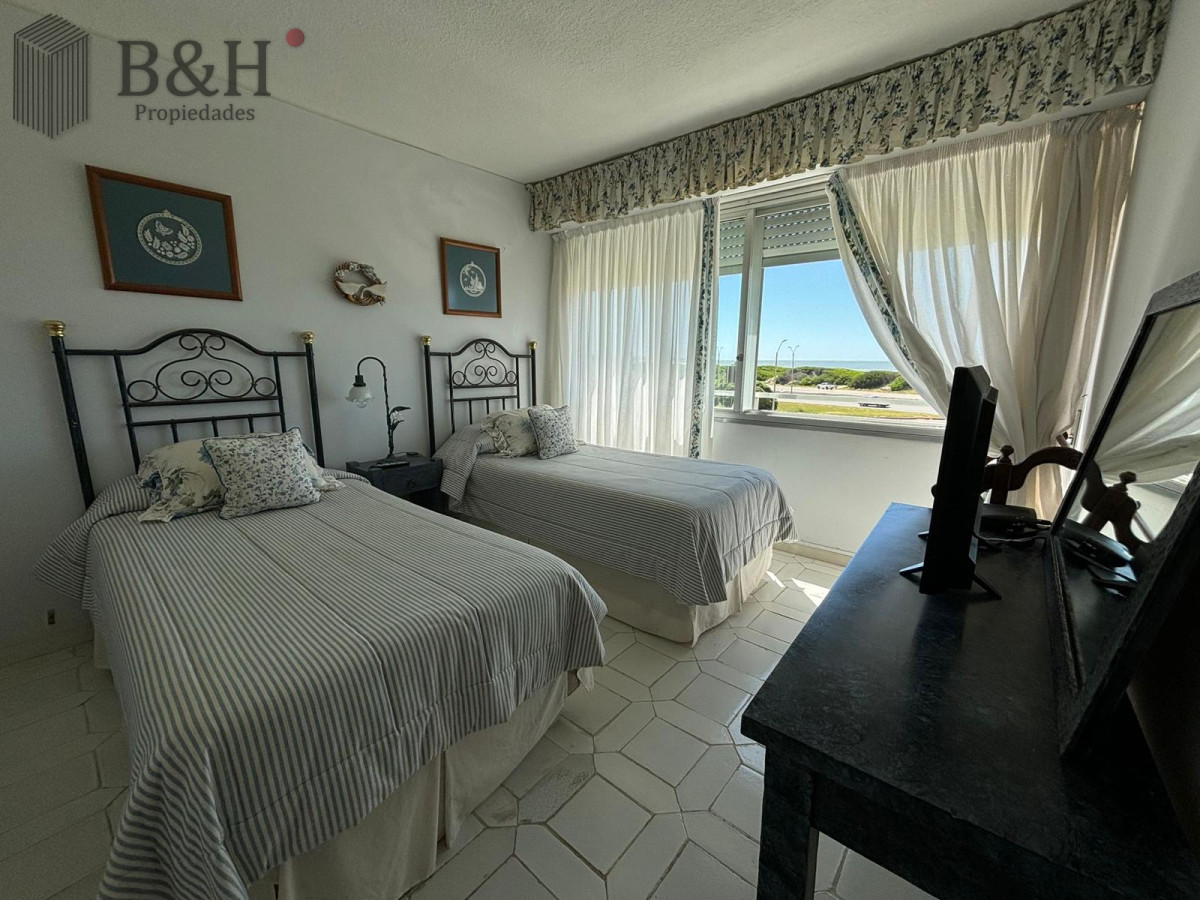 Apartamento ID.4350 - Apartamento de 3 dormitorio a la venta - Brava 