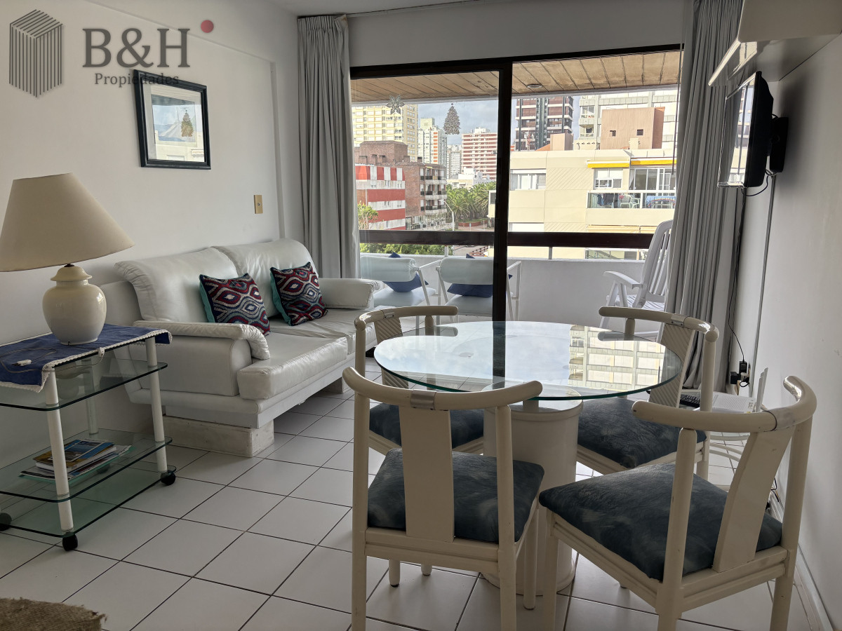 Apartamento ID.4096 - Apartamento de 2 dormitorio - En Península con parrillero exclusivo en la terraza