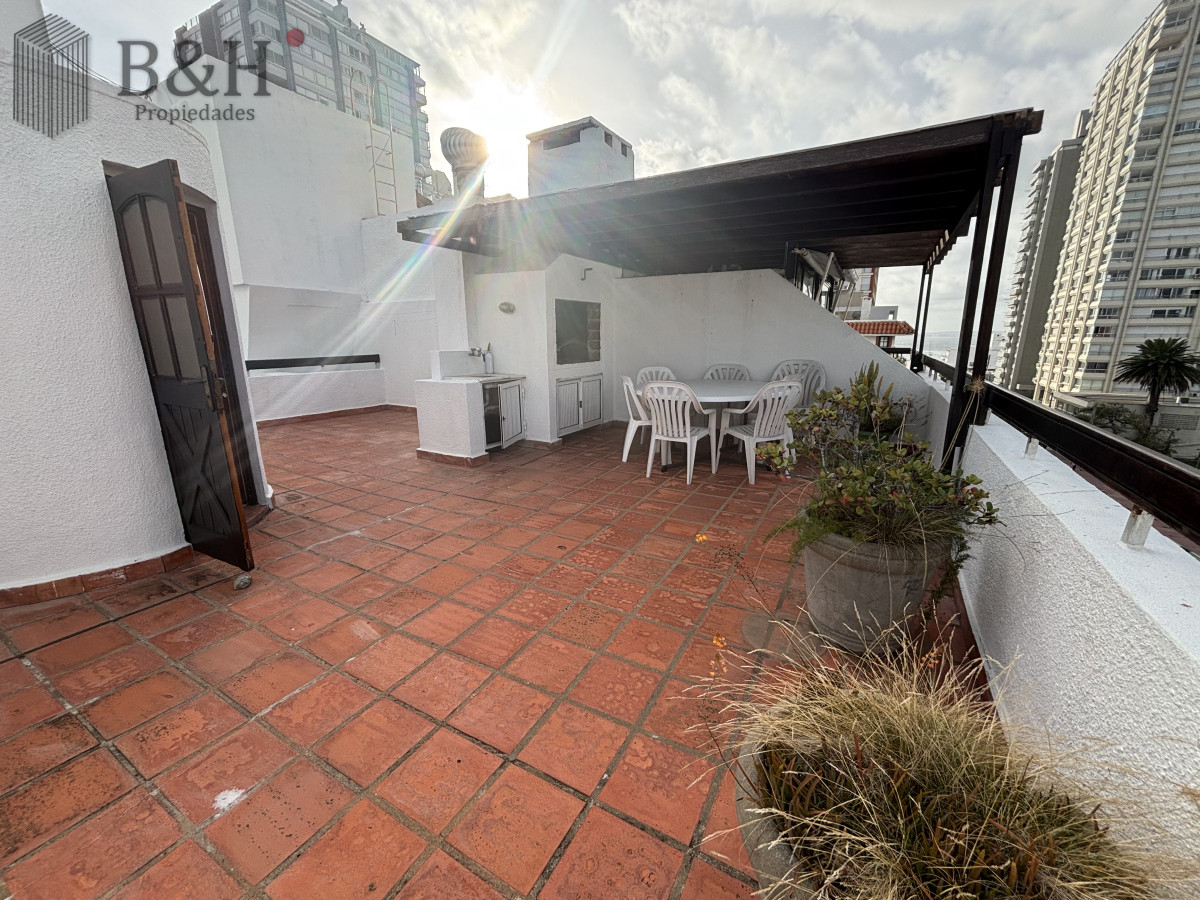 Apartamento ID.4096 - Apartamento de 2 dormitorio - En Península con parrillero exclusivo en la terraza