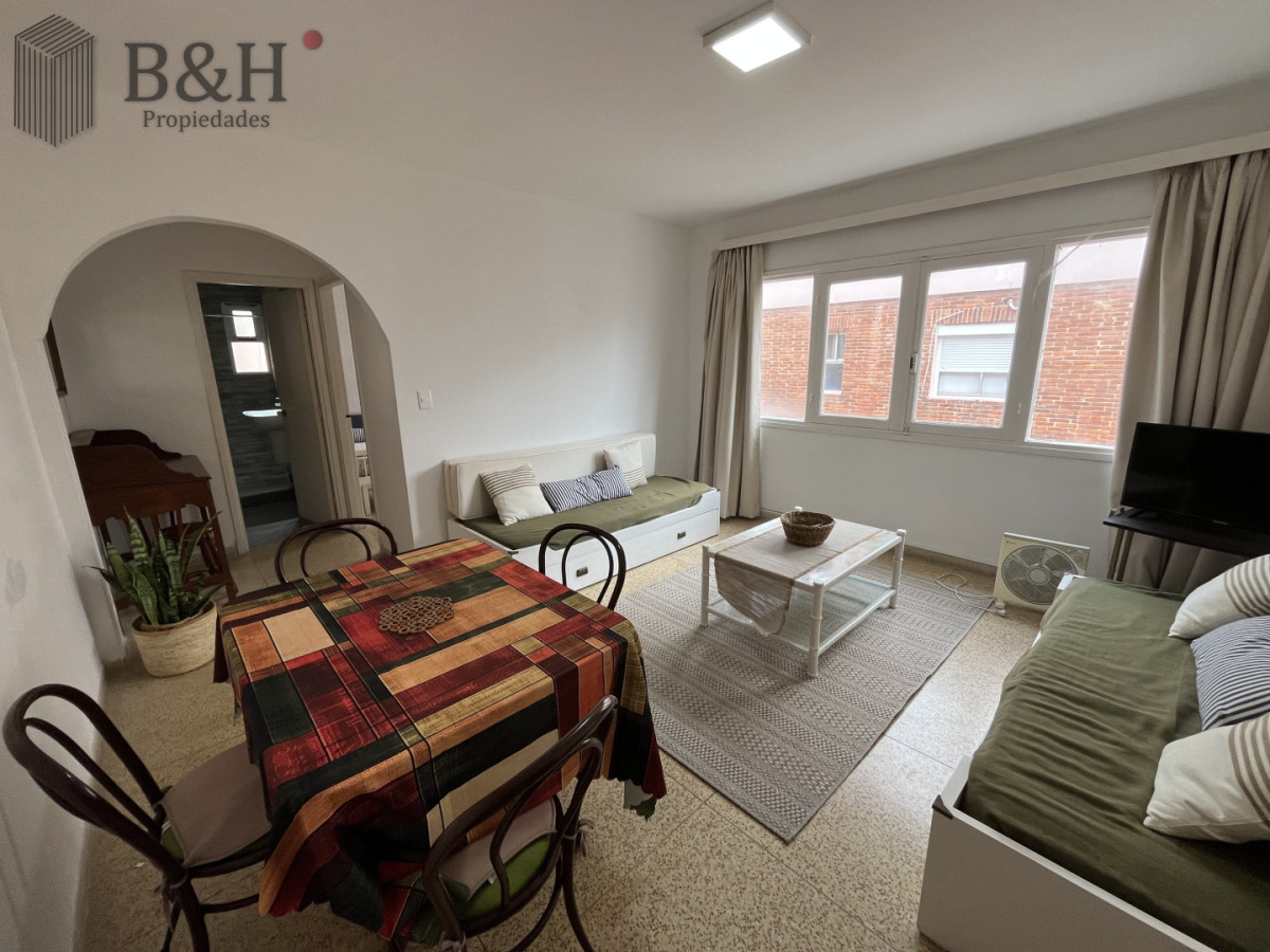 Apartamento ID.5234 - Apartamento en Alquiler Peninsula - 1 Dormitorio con Cochera