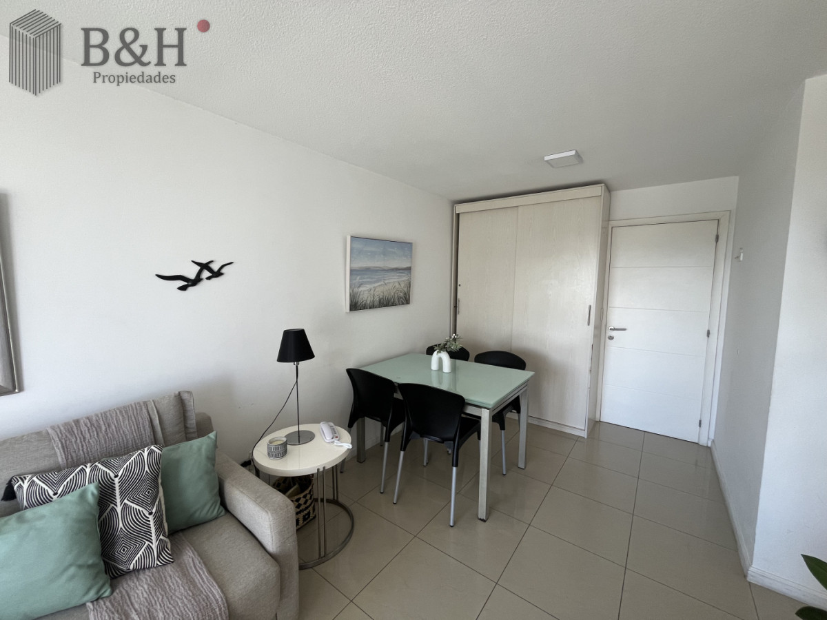 Apartamento ID.6737 - Alquiler invernal de apartamento de 1 dormitorio con cochera en zona Shopping