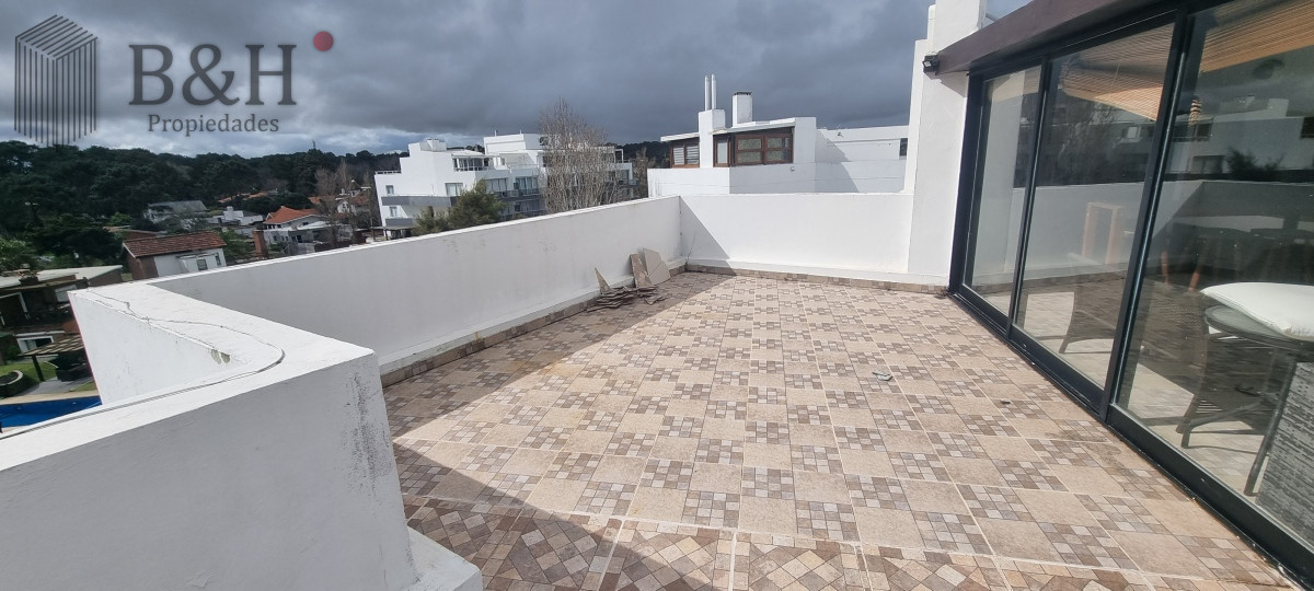 Apartamento ID.3327 - Penthouse de 3 dormitorios con parrillero
