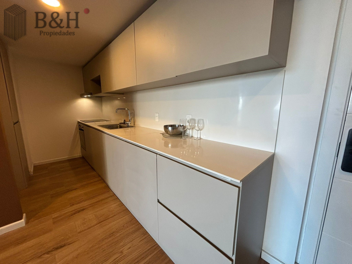 Apartamento ID.4845 - Apartamento en primera línea Alquiler Anual