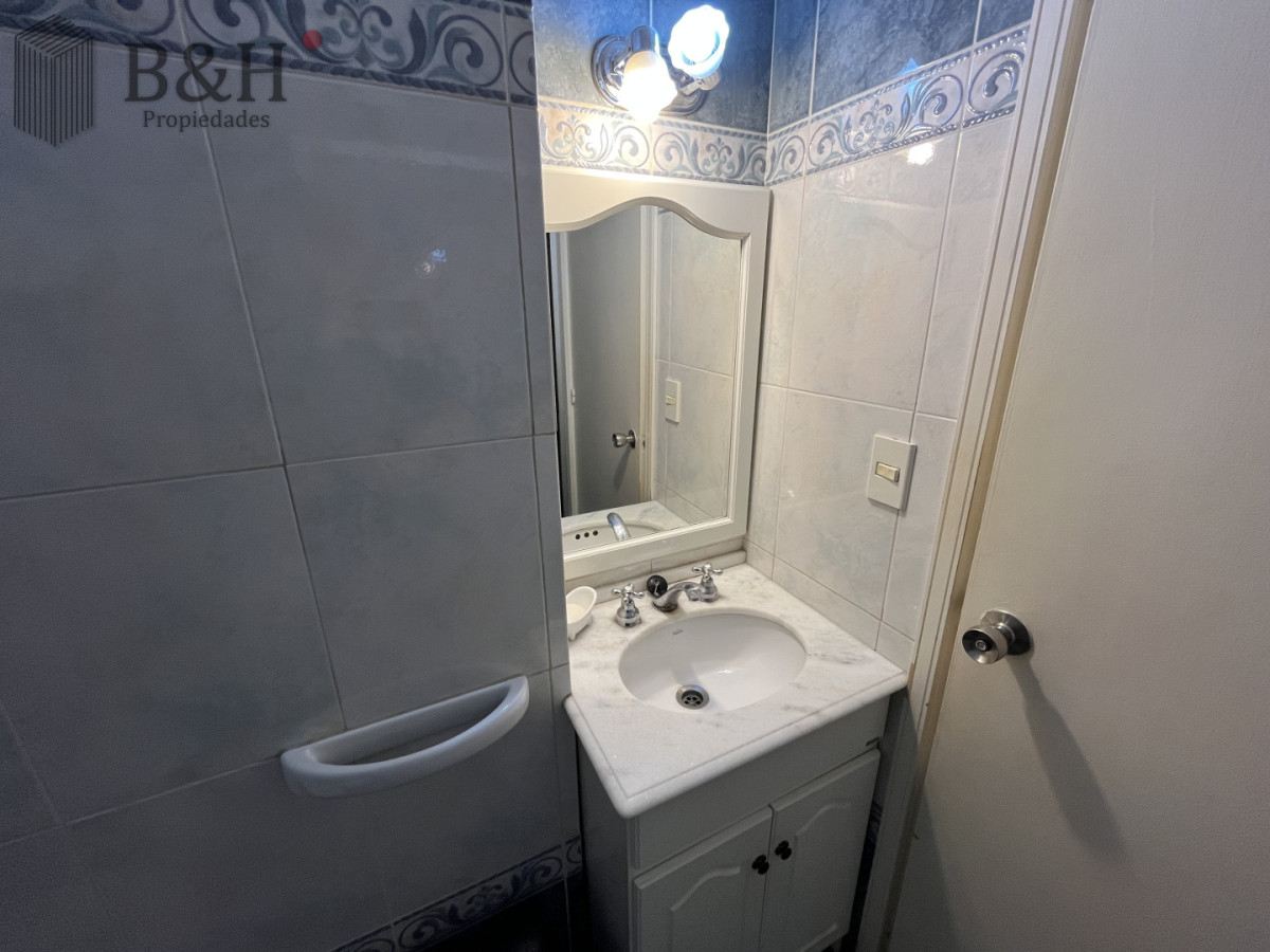Apartamento ID.7278 - Apartamento en Primera Línea de la Playa Mansa en Alquiler Anual e Invernal con Cochera