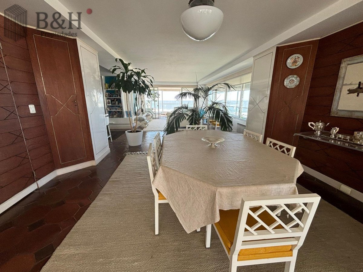 Apartamento ID.4342 - Apartamento de  4 dormitorios en venta - Punta del Este 