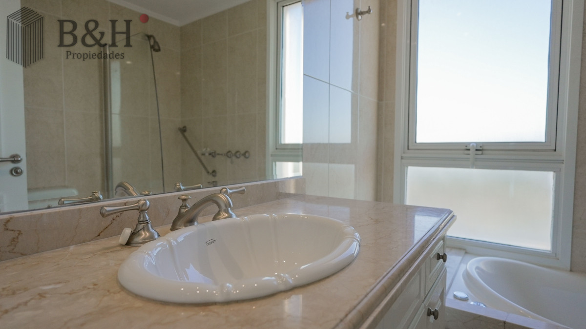 Apartamento ID.4809 - Apartamento de 3 dormitorios a la venta y en alquiler anual - Punta del Este 