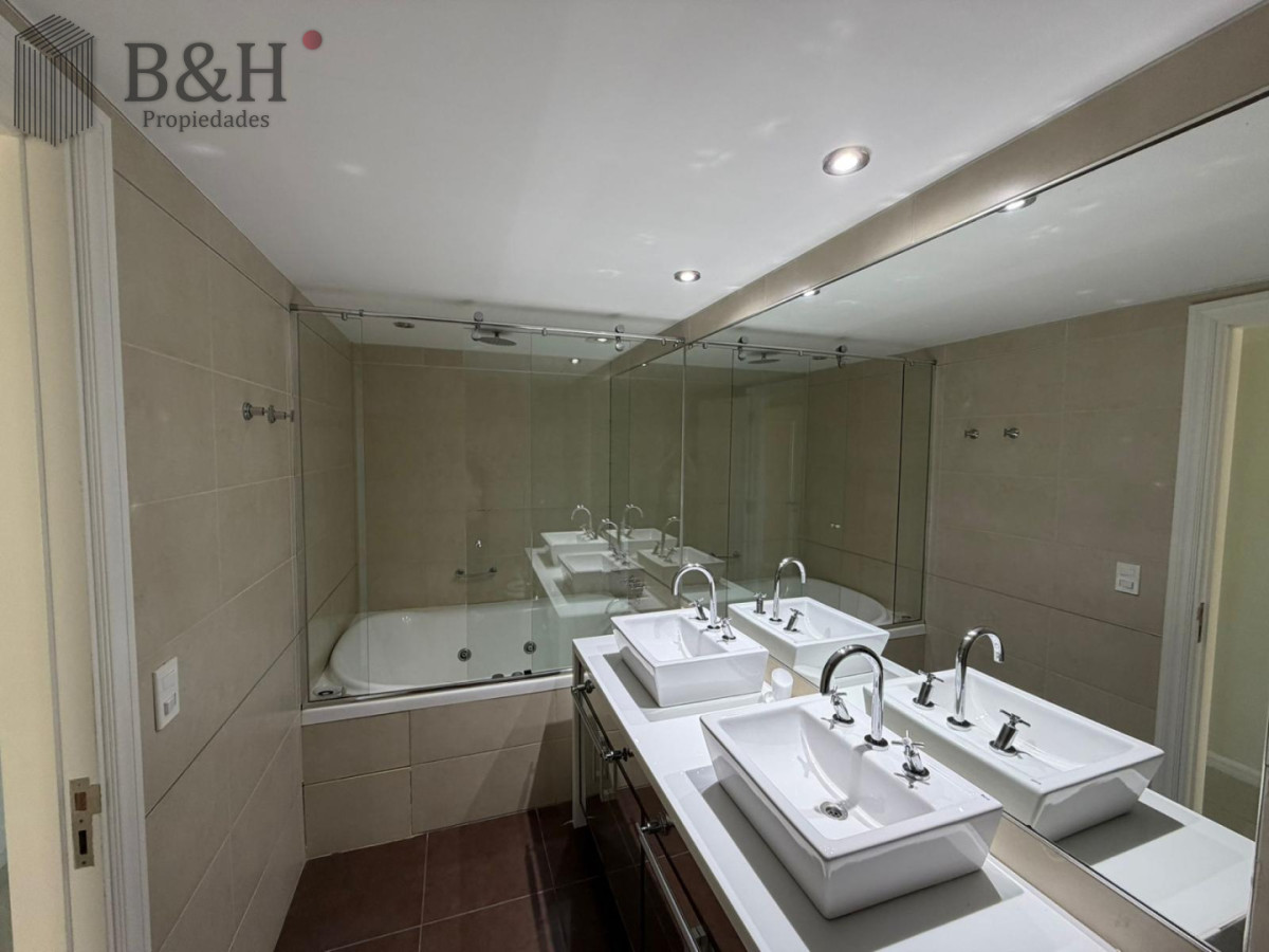 Apartamento ID.5663 - Apartamento de 3 dormitorios en venta, Punta del Este