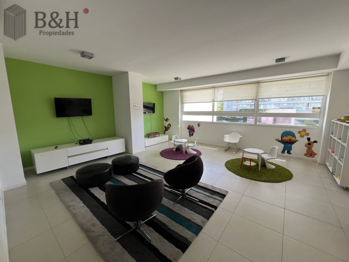 Apartamento ID.6737 - Alquiler invernal de apartamento de 1 dormitorio con cochera en zona Shopping