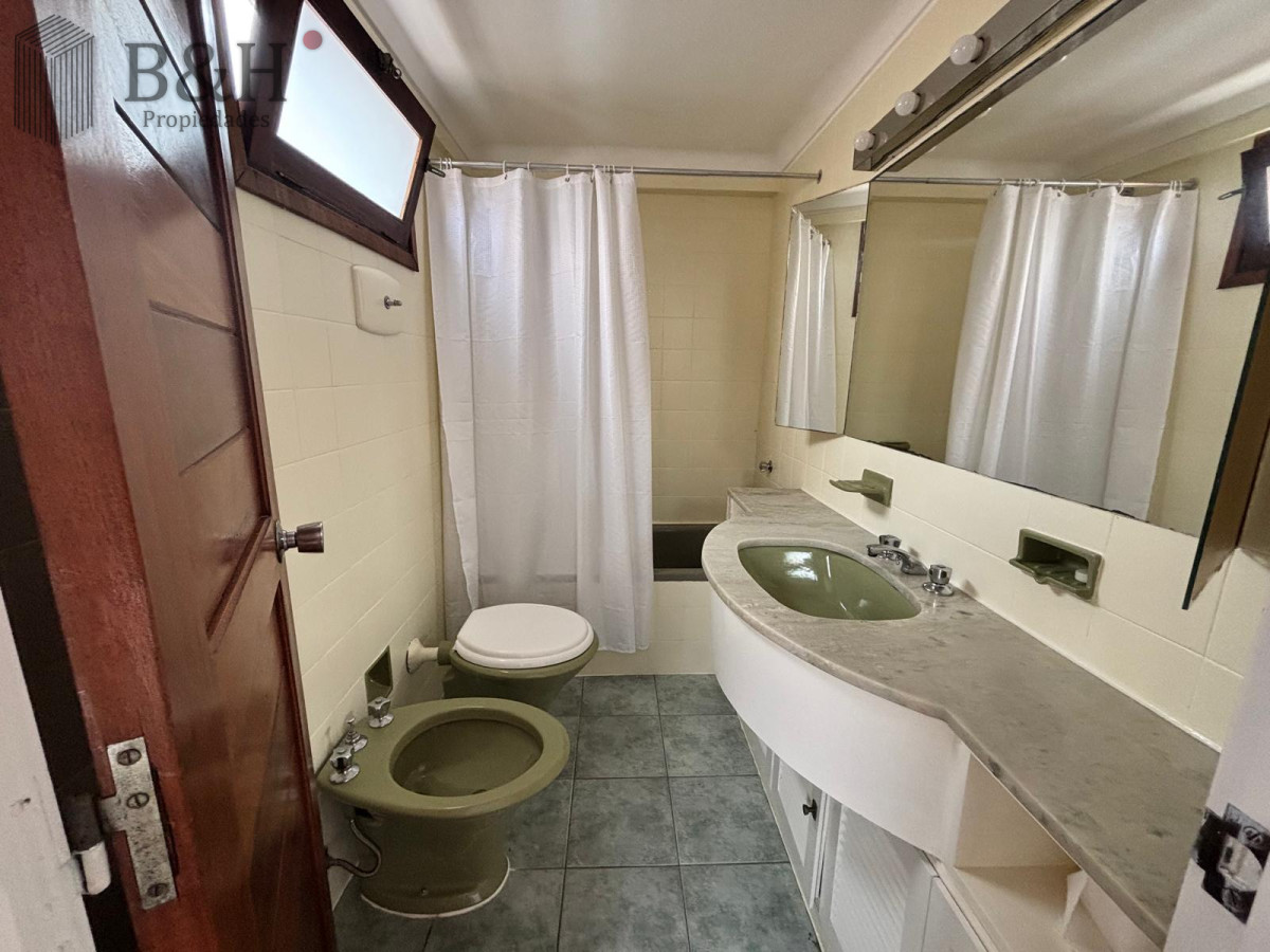 Apartamento ID.4983 - Apartamento de 4 dormitorios a la venta - Punta del Este