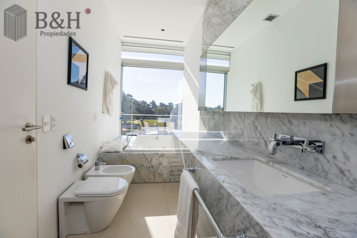 Apartamento ID.6945 - Apartamento Exclusivo en venta en primera linea en la Brava
