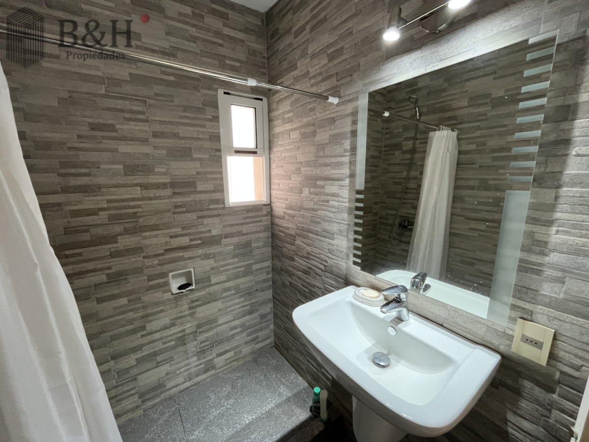Apartamento ID.5234 - Apartamento en Alquiler Peninsula - 1 Dormitorio con Cochera