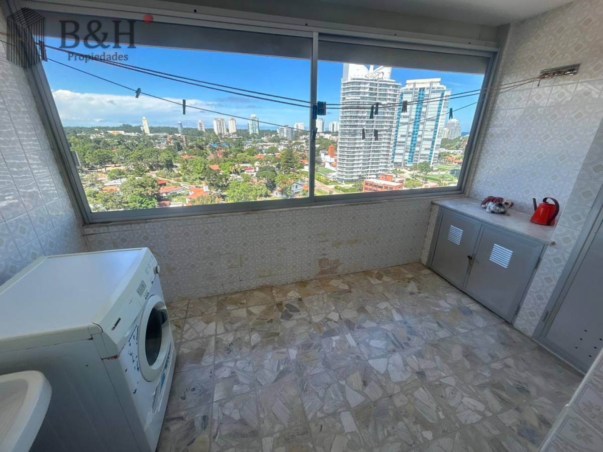 Apartamento ID.6230 - Apartamento de 3 dormitorios con vistas, en venta. Punta del Este