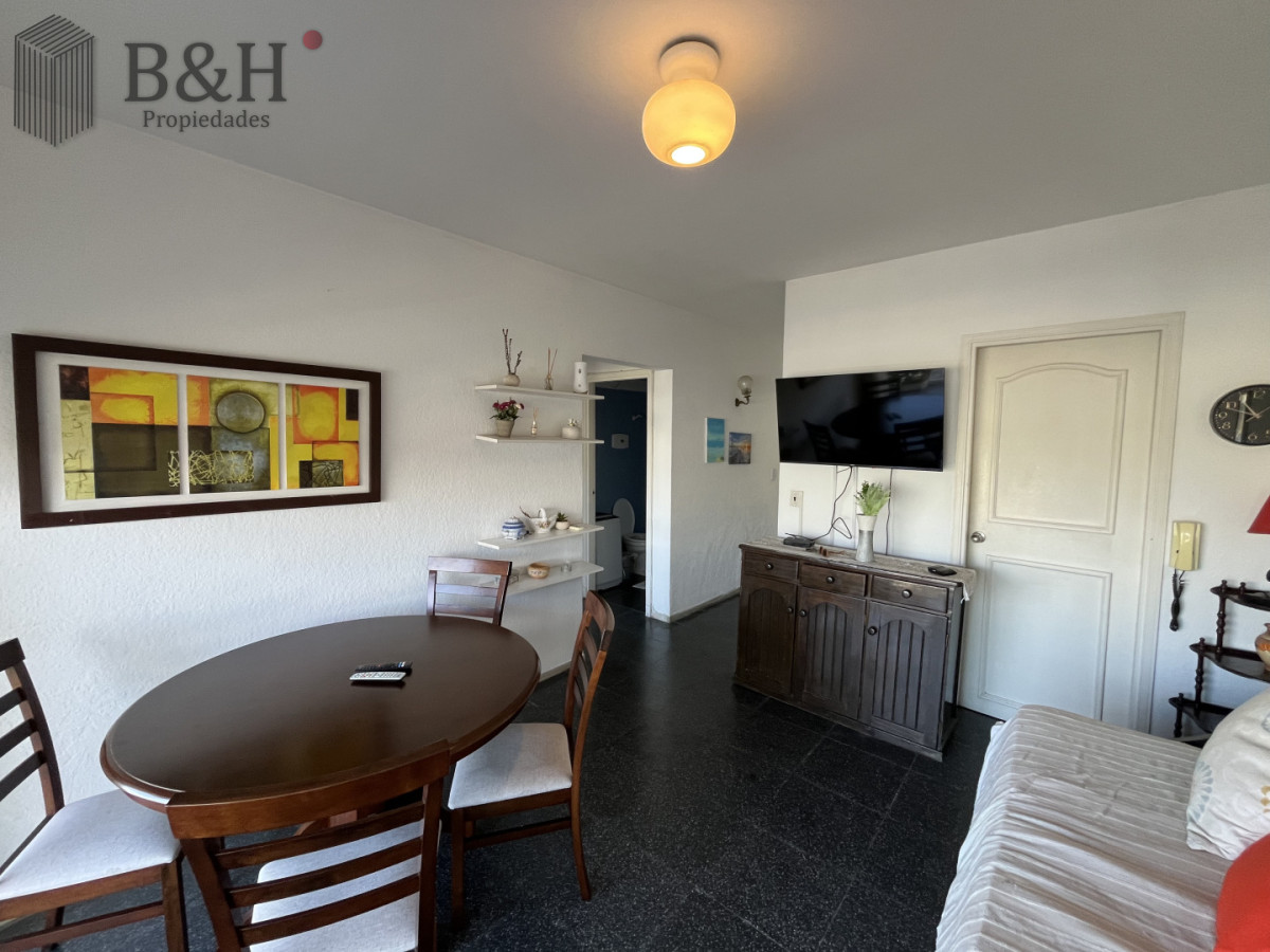 Apartamento ID.7041 - Apartamento 1 dormitorio en Primera Línea de Playa Mansa con cochera