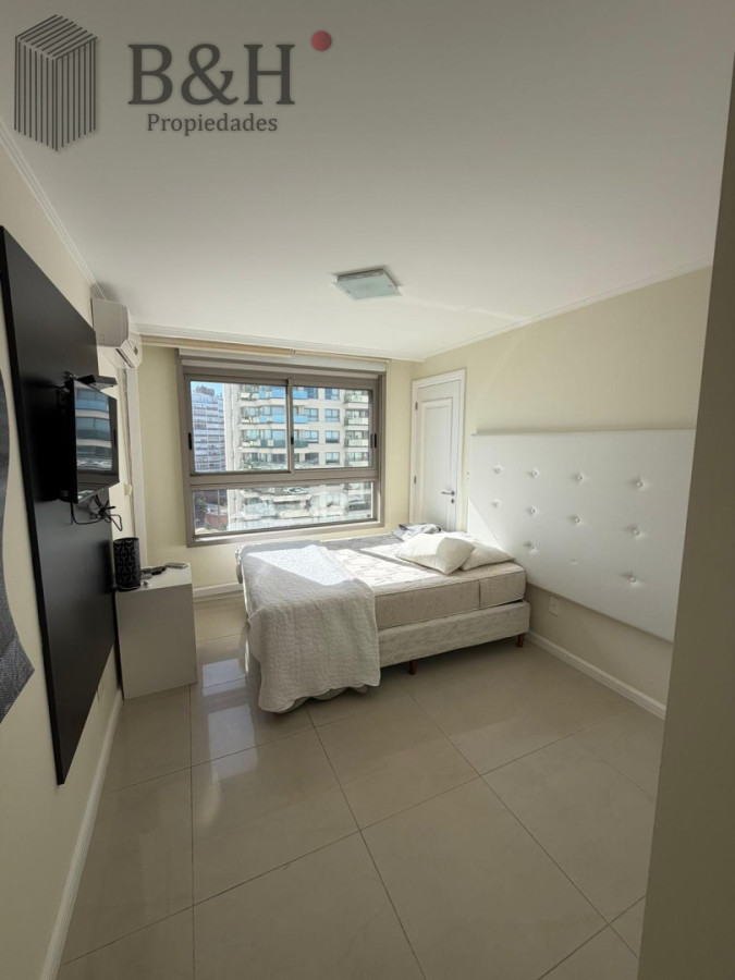 Apartamento ID.5663 - Apartamento de 3 dormitorios en venta, Punta del Este