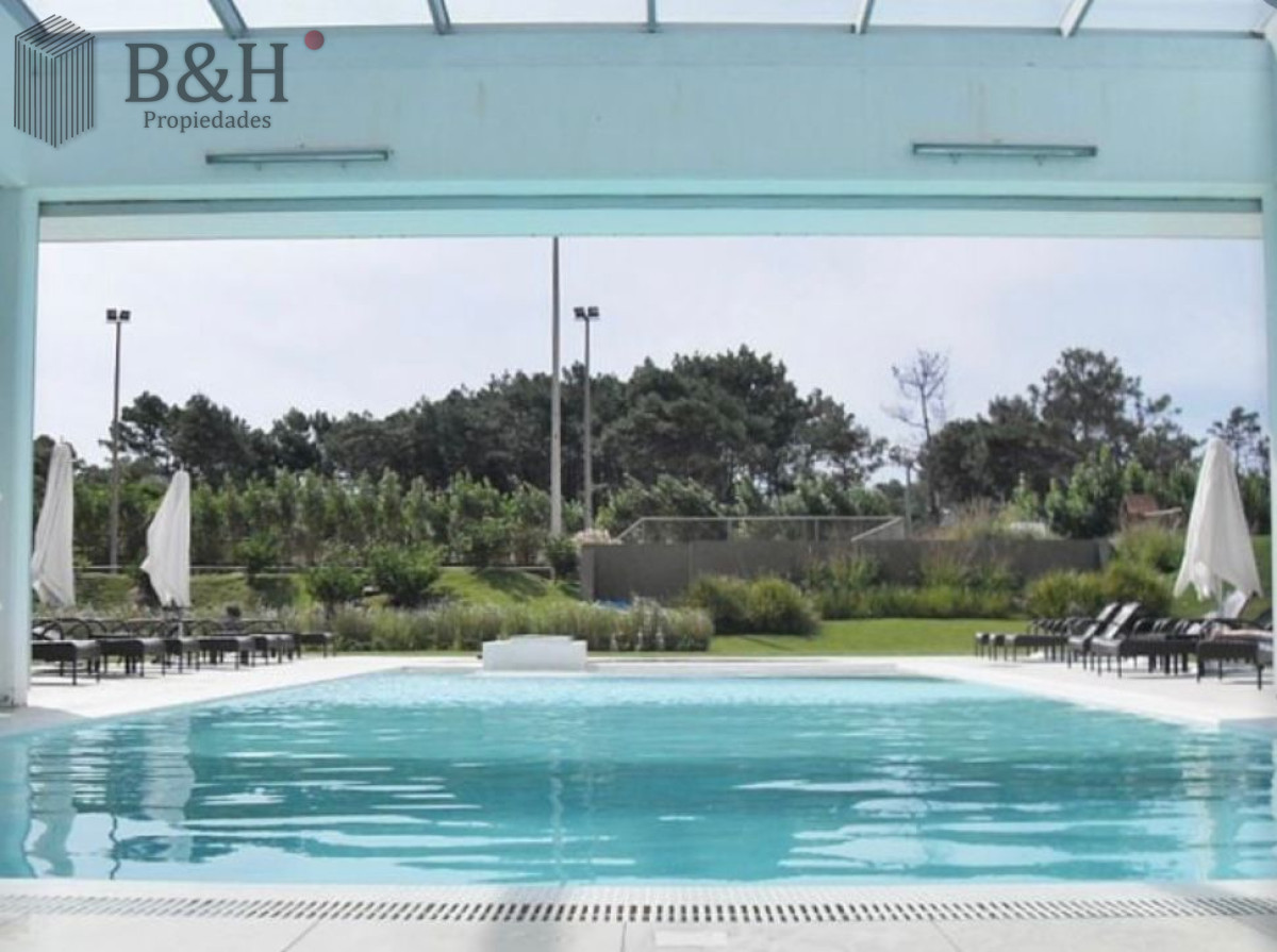 Apartamento ID.2527 - Apartamento 3 dormitorios en primera linea con vista al mar en ALQUILER ANUAL